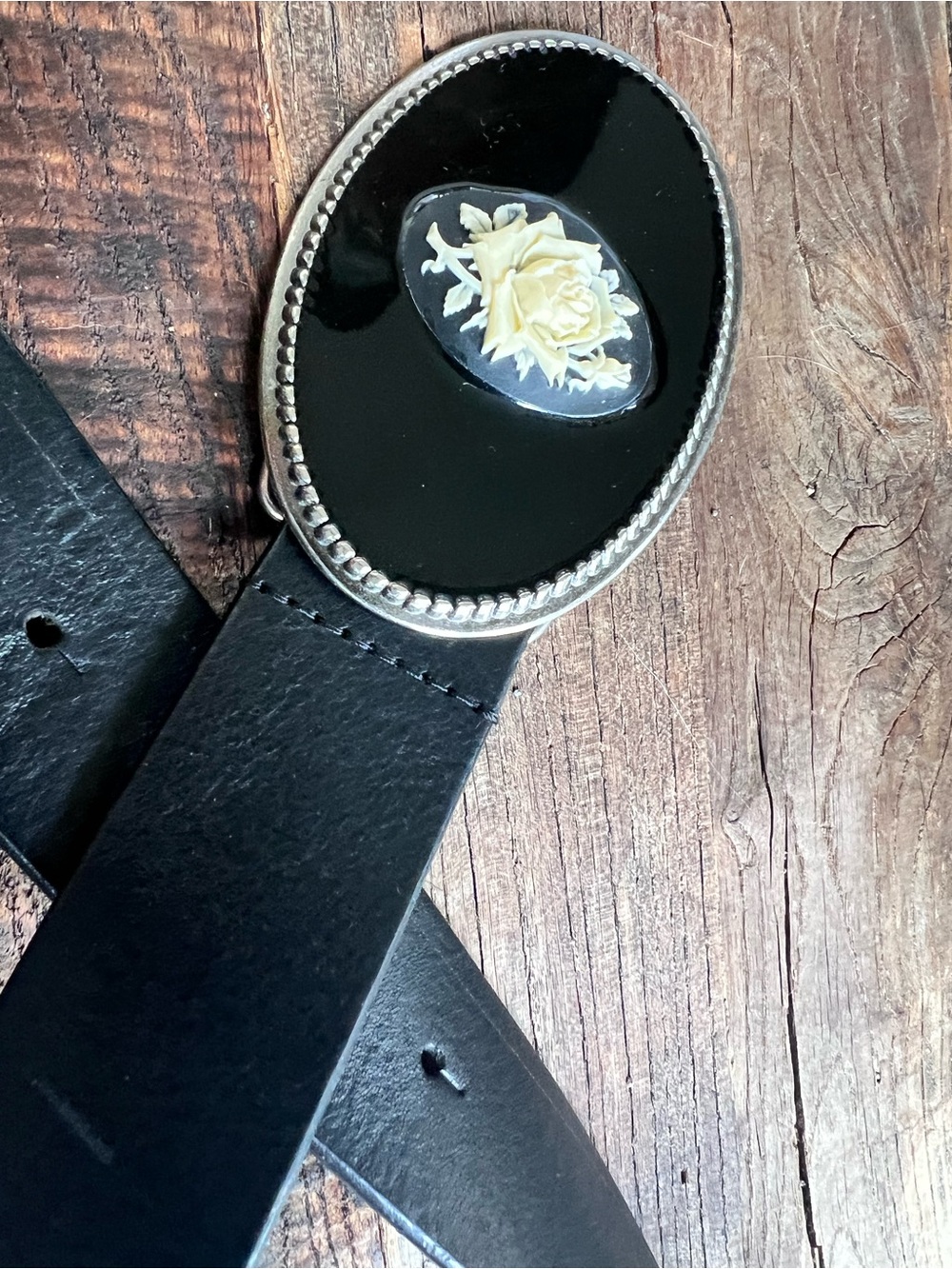 VTG Olga Santini  Black Leather Belt with Decorative Oval Buckle - Picture 2 of 10